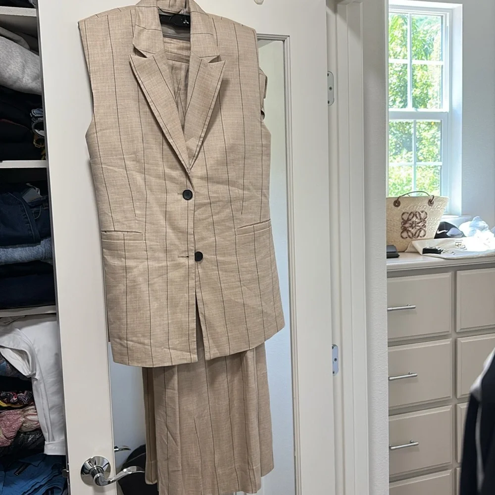 Tan Pinstripe vest and pants - Picture 2 of 6